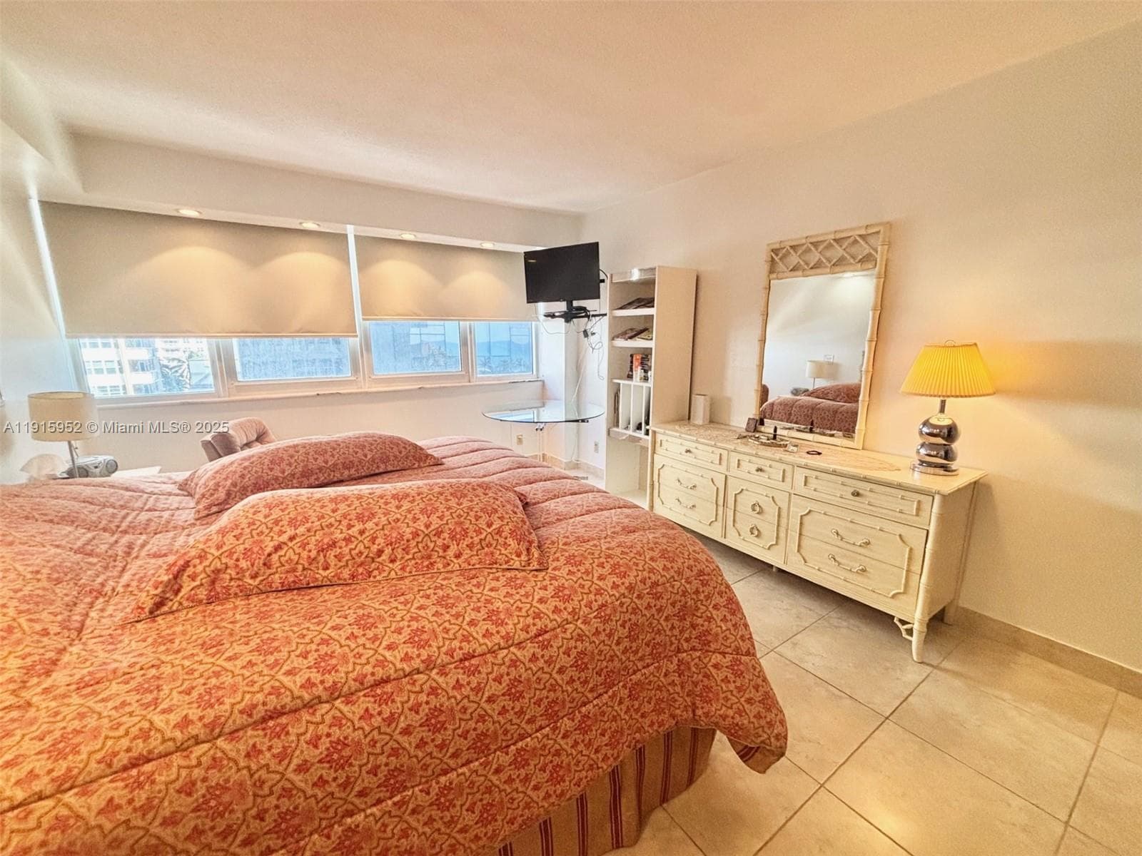 2030 Ocean Dr 521 photo 14