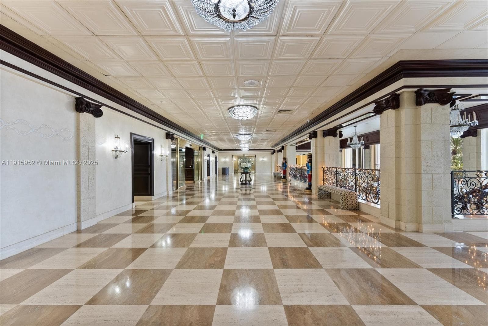 2030 Ocean Dr 521 photo 18