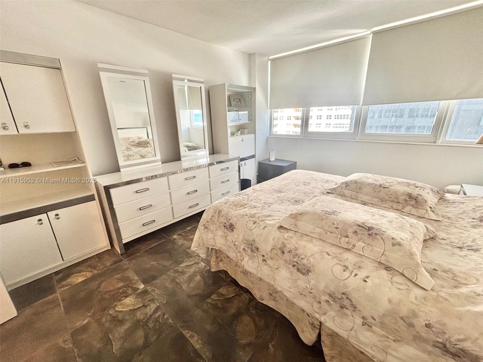 2030 Ocean Dr 521 photo 11