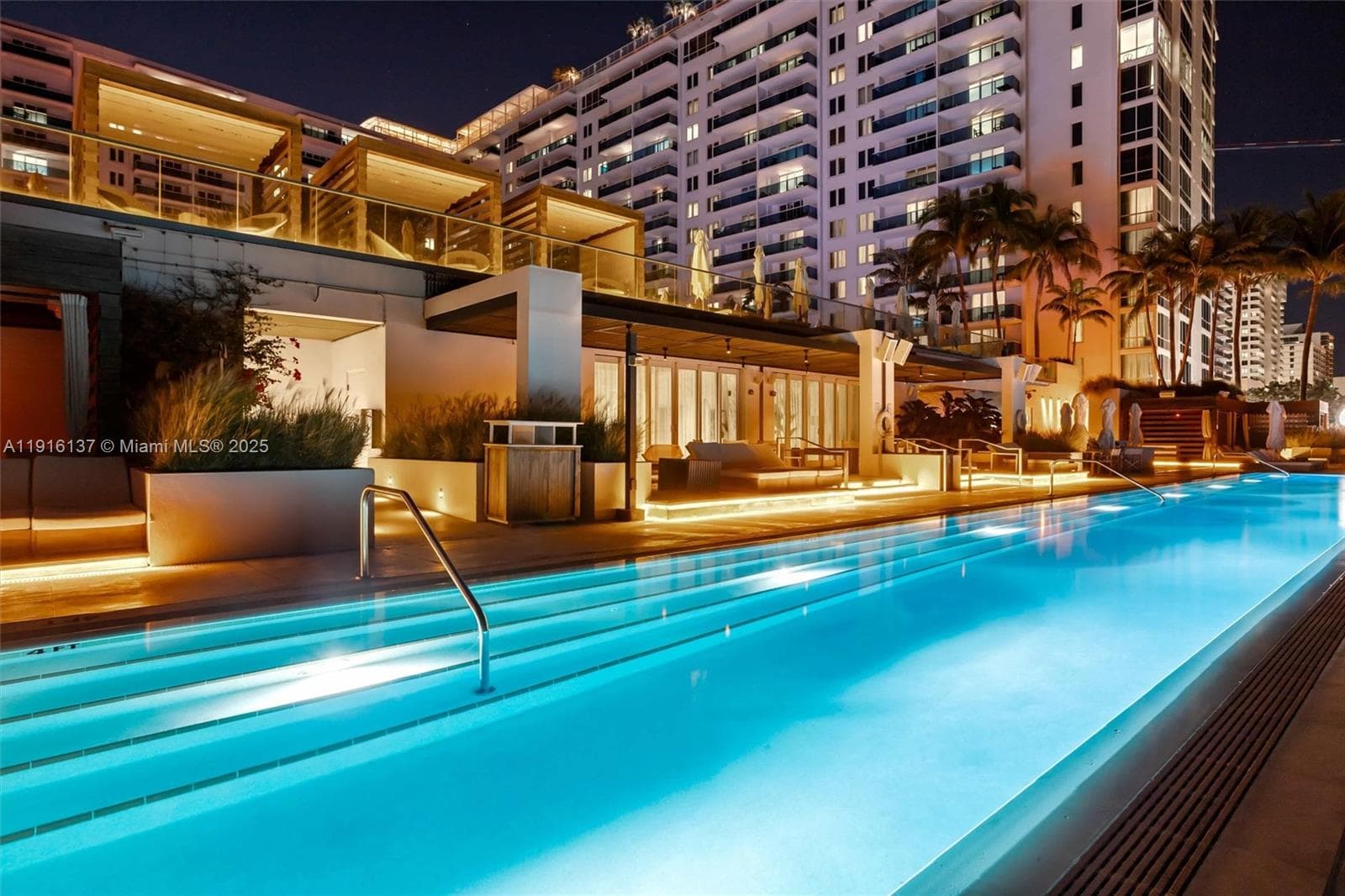 2301 Collins Ave 1432 photo 16