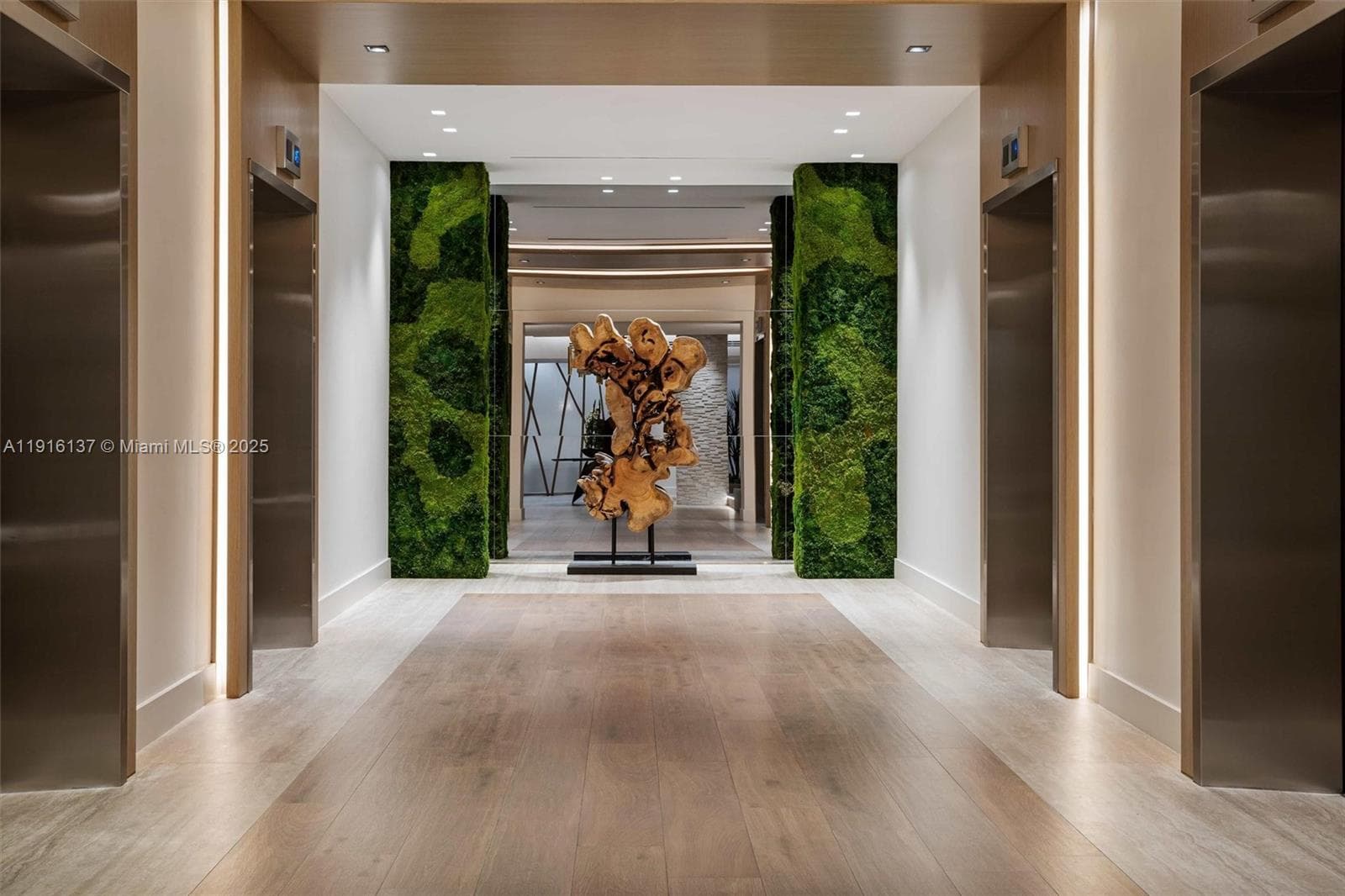 2301 Collins Ave 1432 photo 18