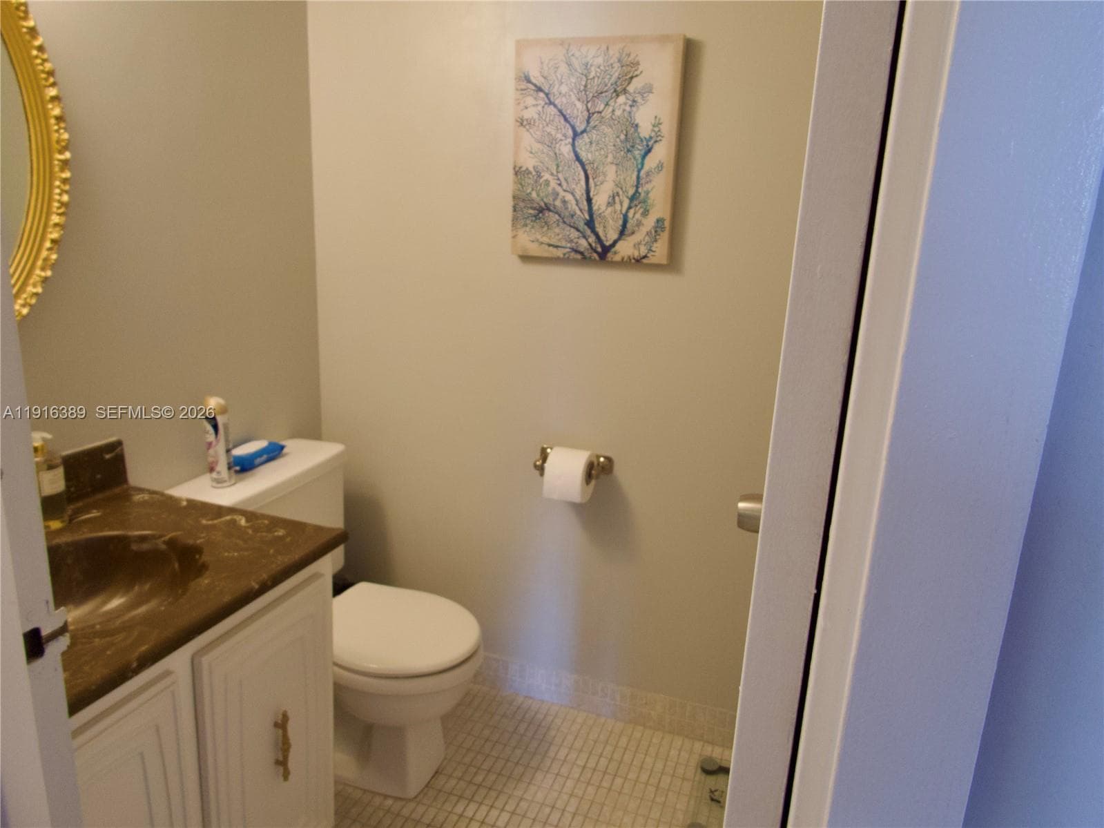 800 Parkview Dr 402 photo 13