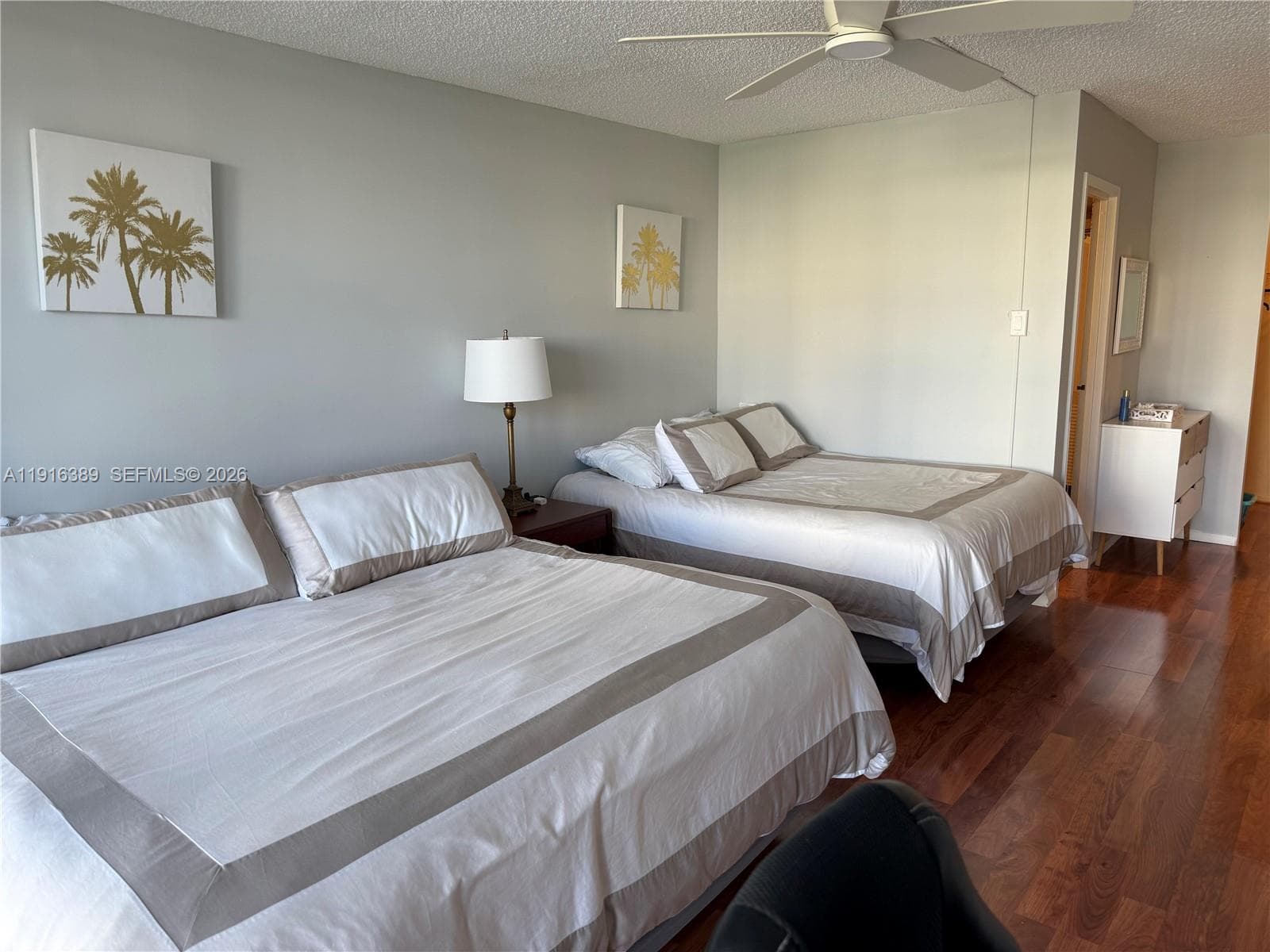800 Parkview Dr 402 photo 8