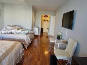 800 Parkview Dr 402 photo 9