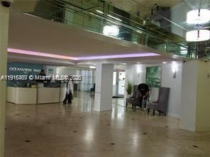 800 Parkview Dr 402 photo 14