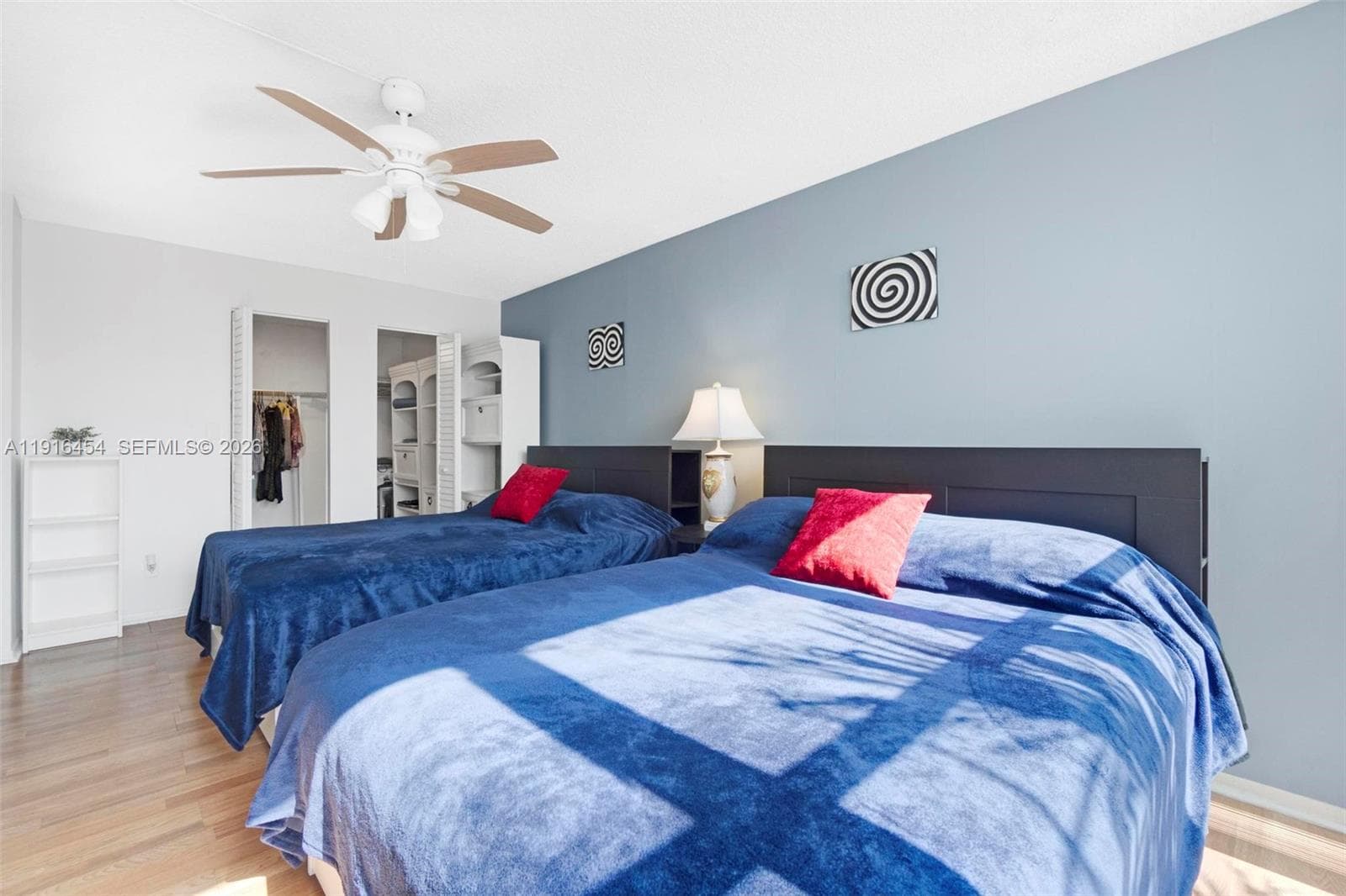 1000 Parkview Dr 518 photo 17
