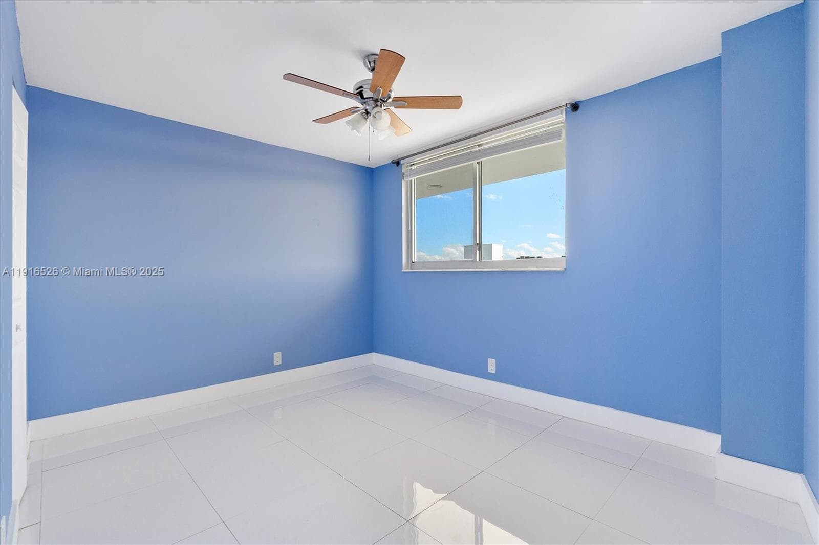 3703 NE 166th St 808 photo 22