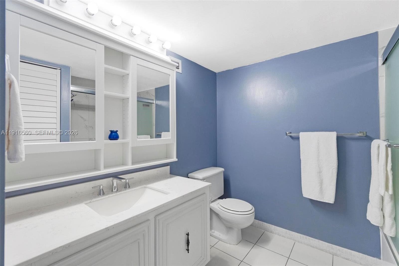 1000 Parkview Dr 518 photo 16