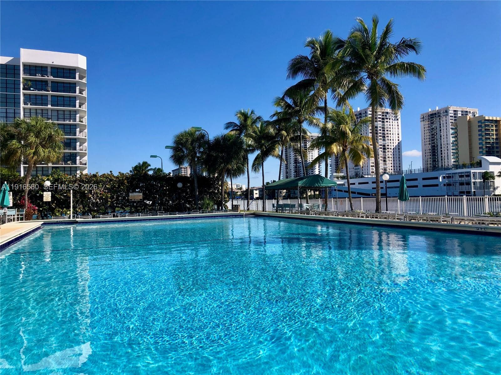 1000 Parkview Dr 518 photo 22