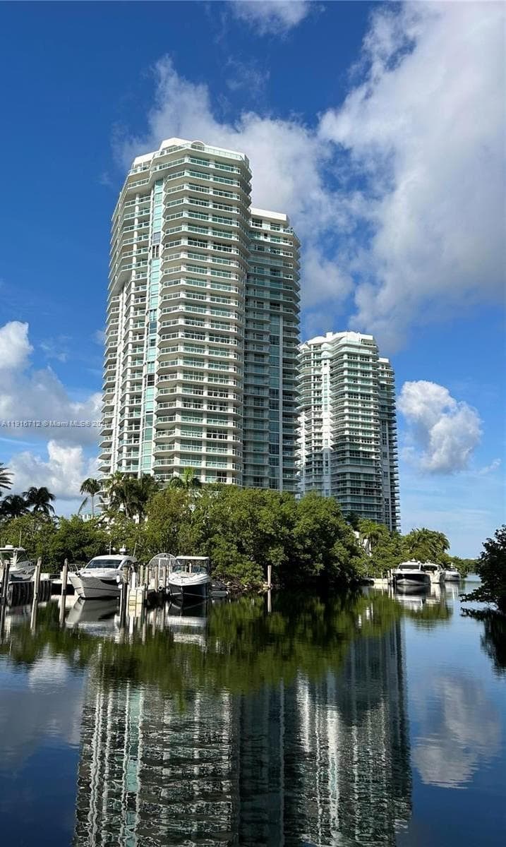 16400 Collins Ave 1246 photo 3