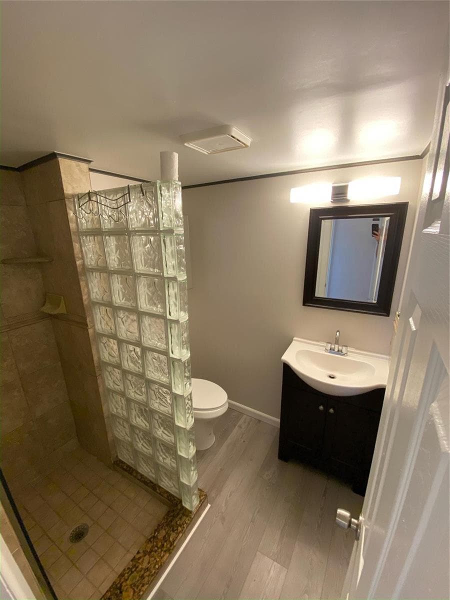1400 NE 57th Street 104 photo 6