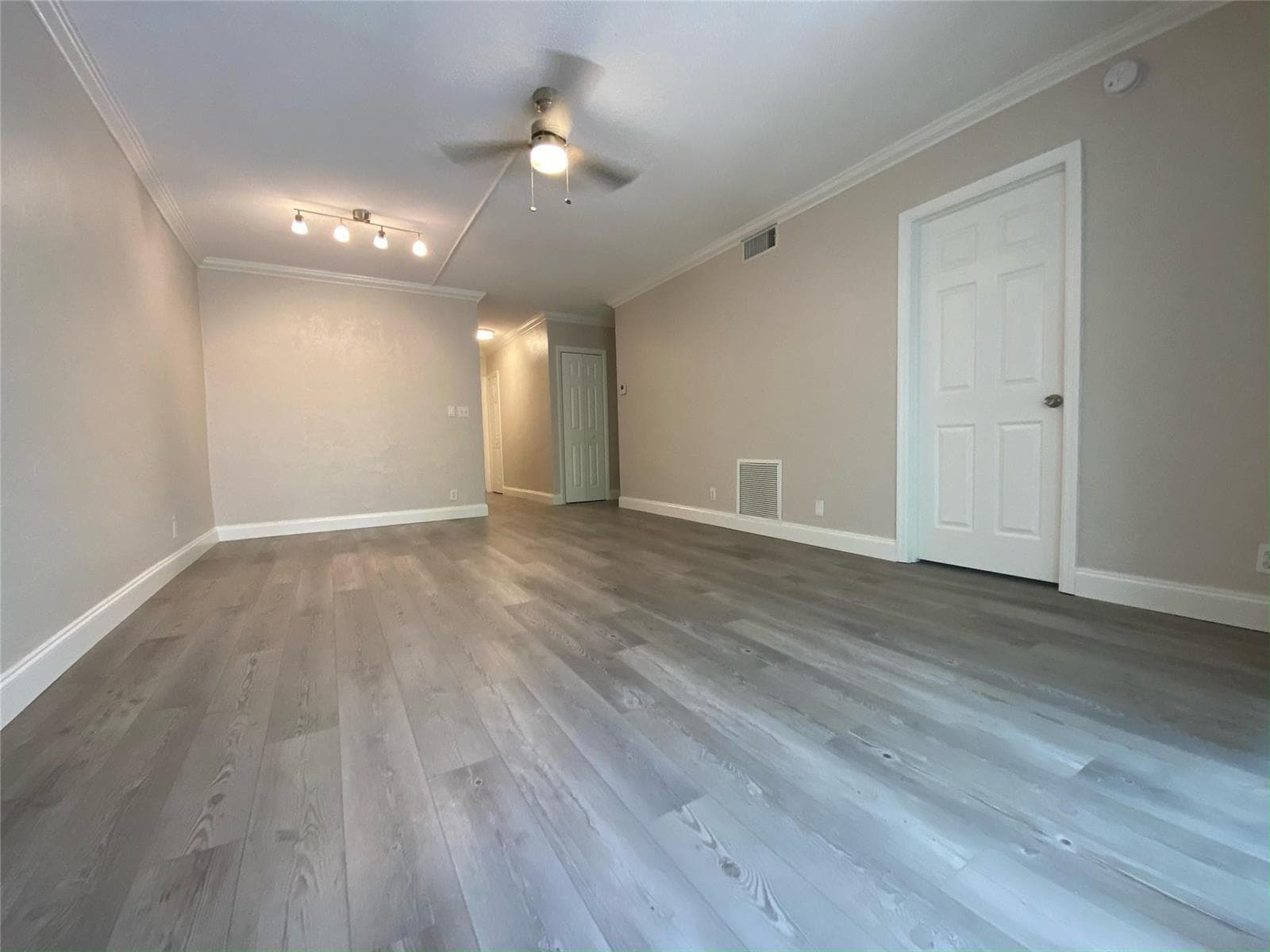 1400 NE 57th Street 104 photo 1
