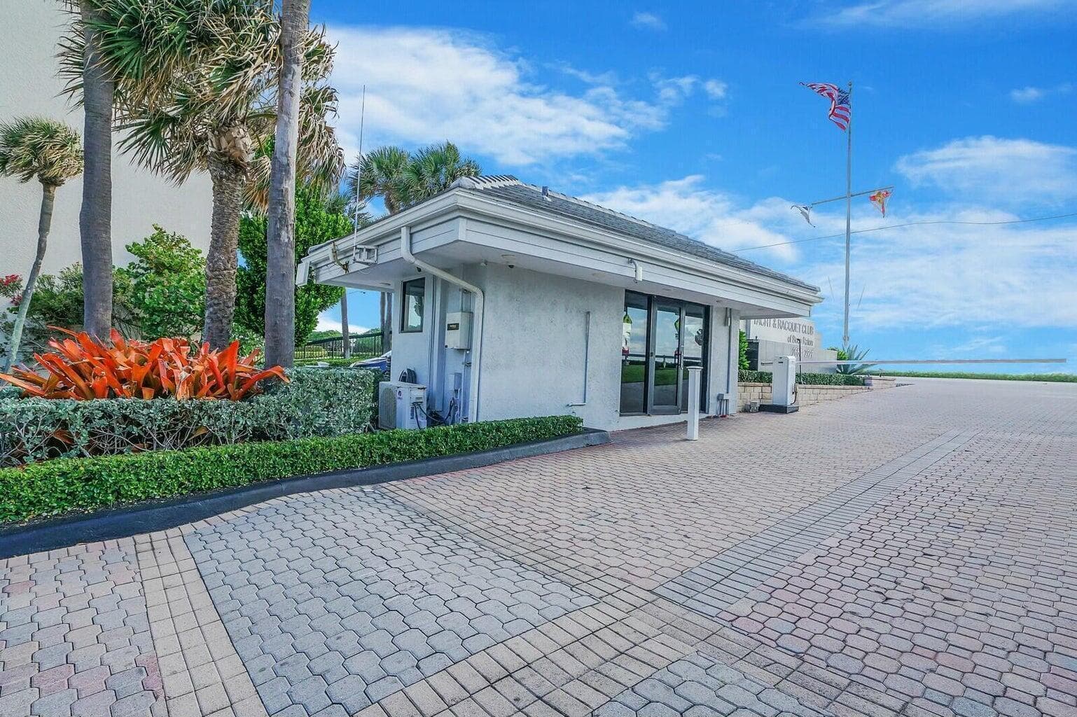 2697 N Ocean Boulevard F-604 photo 2
