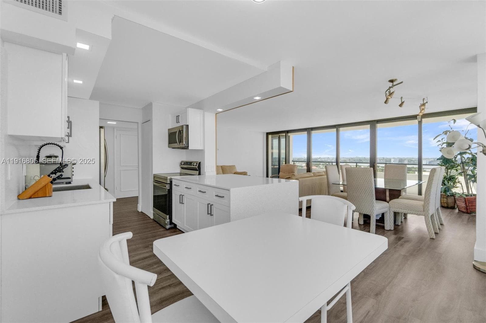 3589 Ocean Blvd 914 photo 9
