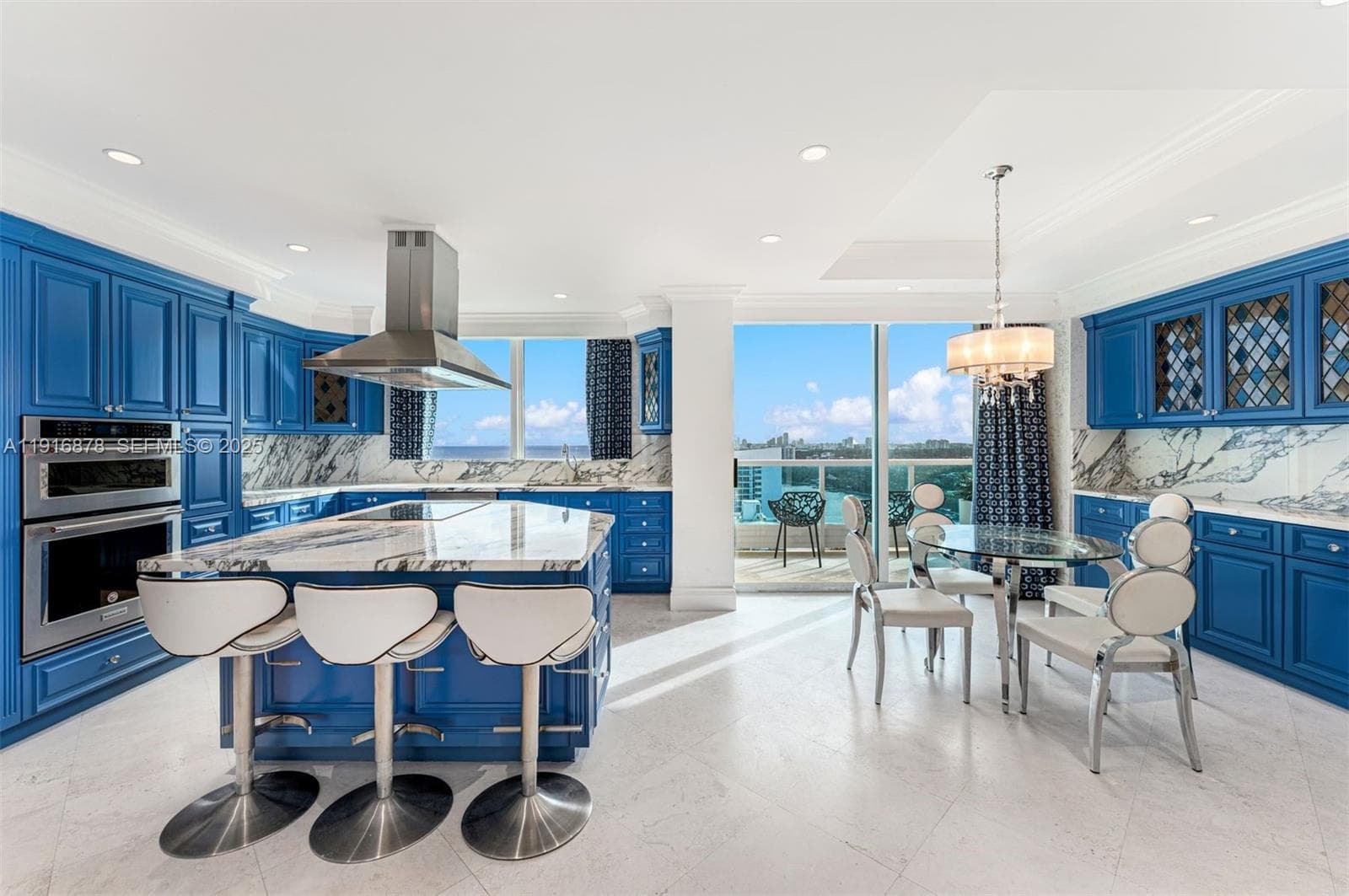 5025 Collins Ave PH-1 photo 1