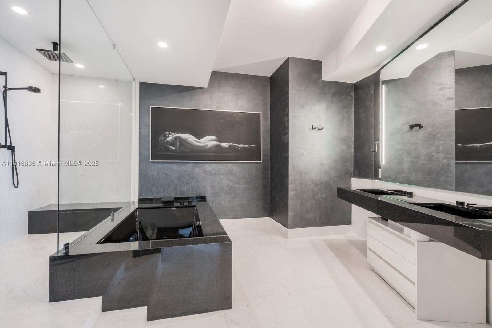 18555 Collins Ave 3505 photo 8