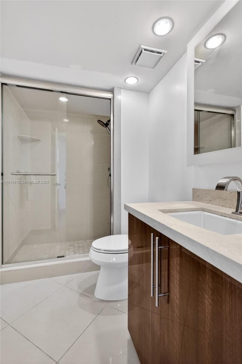 4000 Towerside Ter 1612 photo 18
