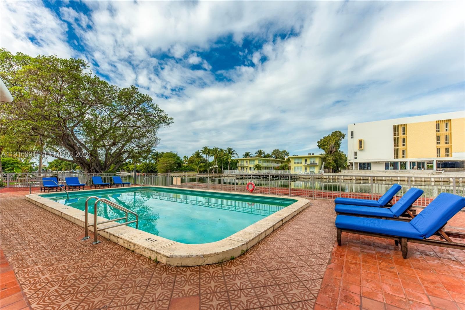 1255 Marseille Dr 125 photo 1