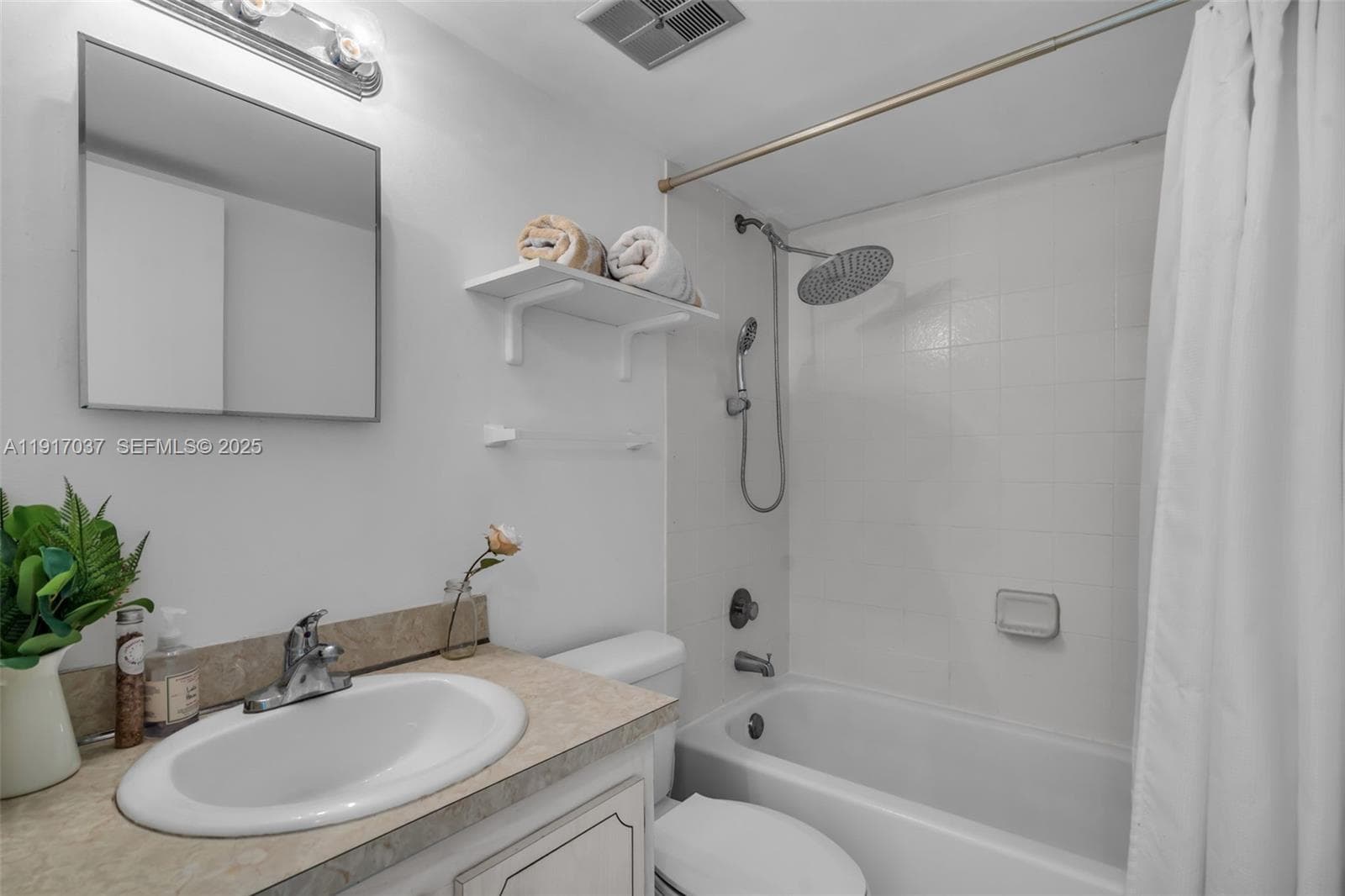 575 Crandon Blvd 504 photo 22