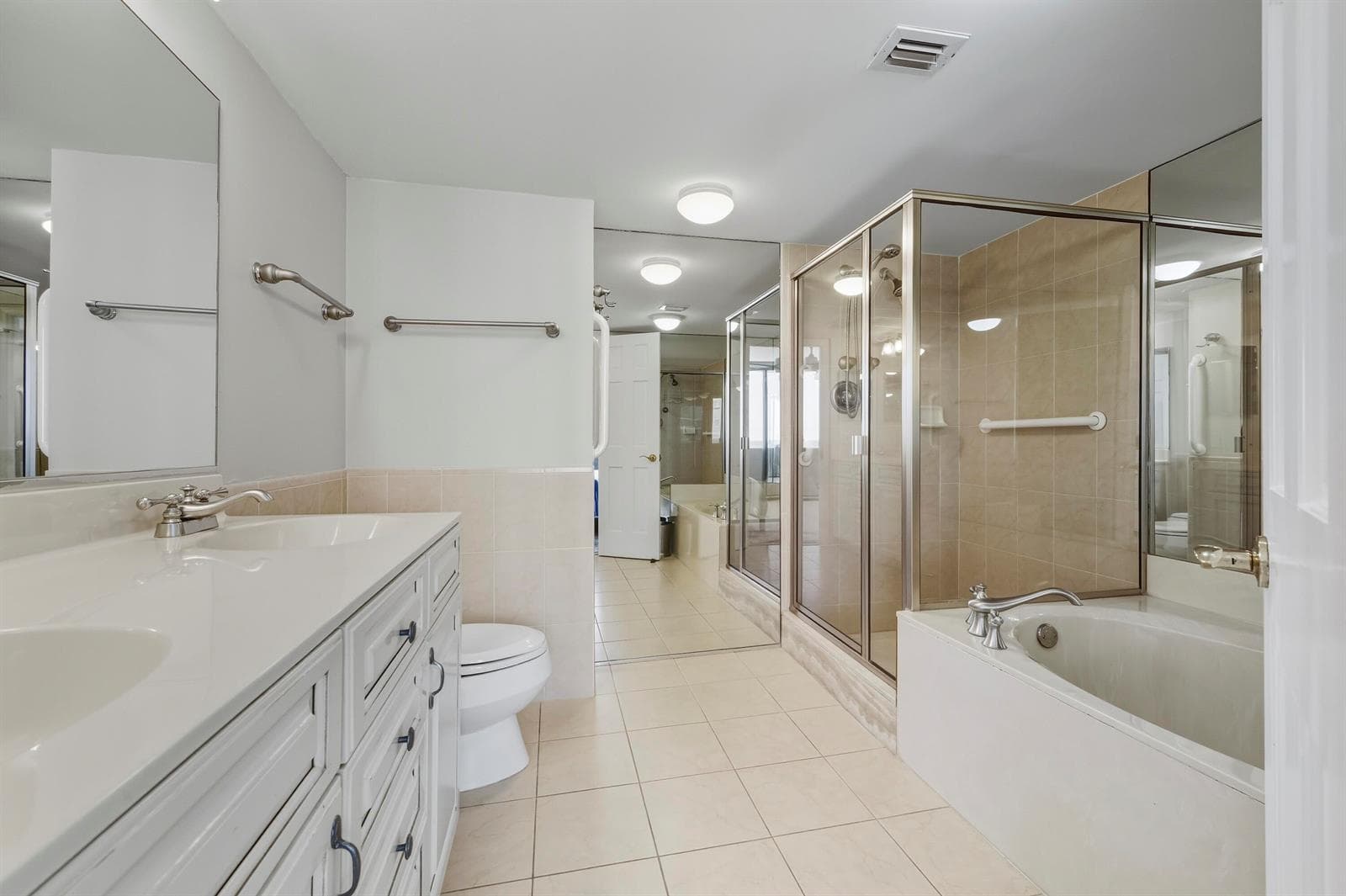 4200 N Ocean Drive 1-1705 photo 10