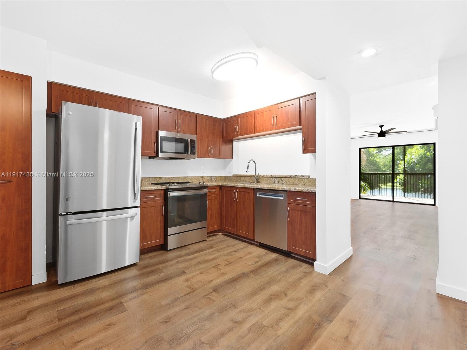 2202 Cypress Bend Dr 204 photo 17