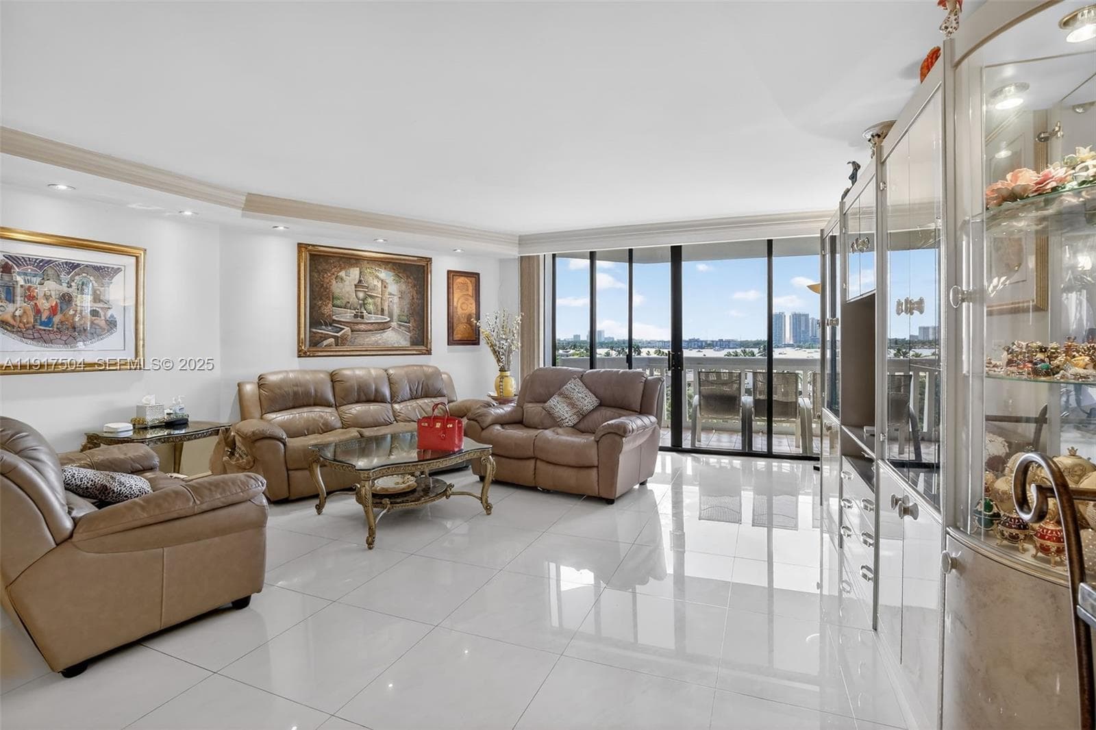 1000 Island Blvd 602 photo 1