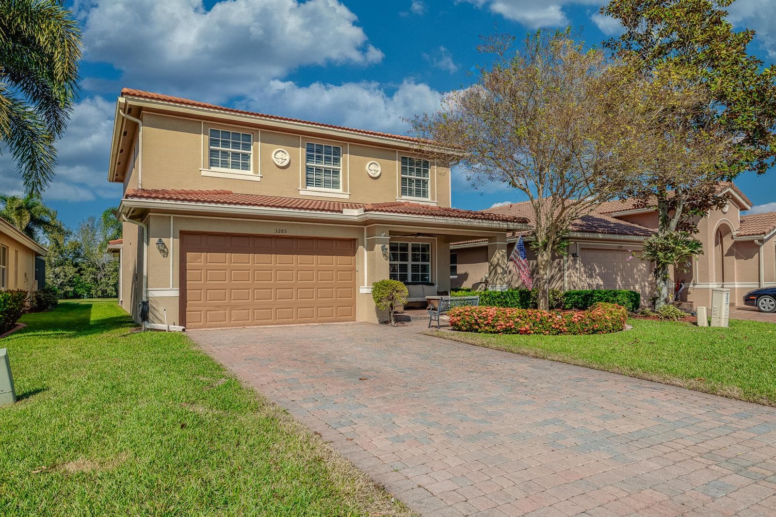 3285 SW Porpoise Circle photo 4