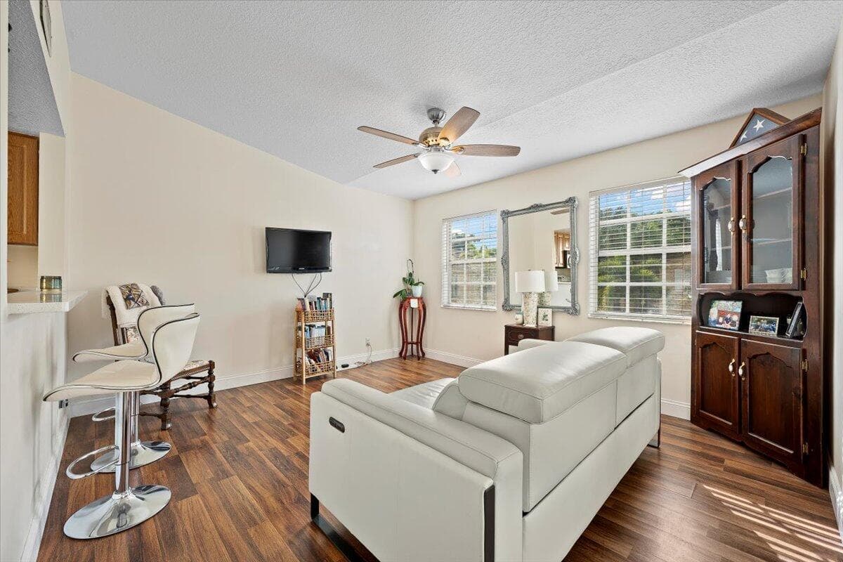 1015 Lake Shore Drive 105 photo 13