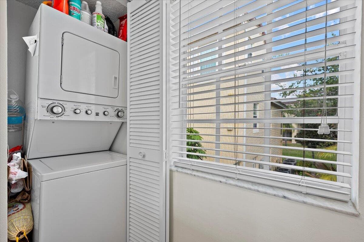 1015 Lake Shore Drive 105 photo 20