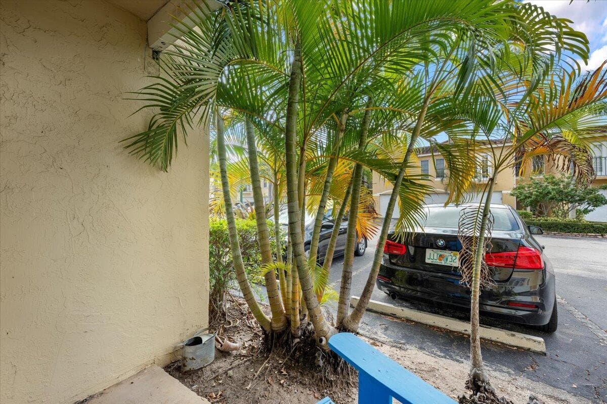 1015 Lake Shore Drive 105 photo 10