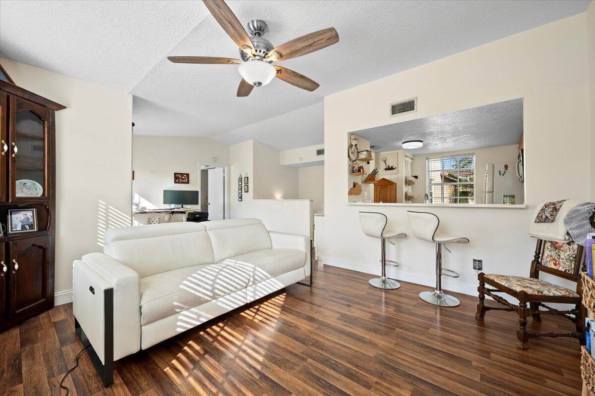 1015 Lake Shore Drive 105 photo 14