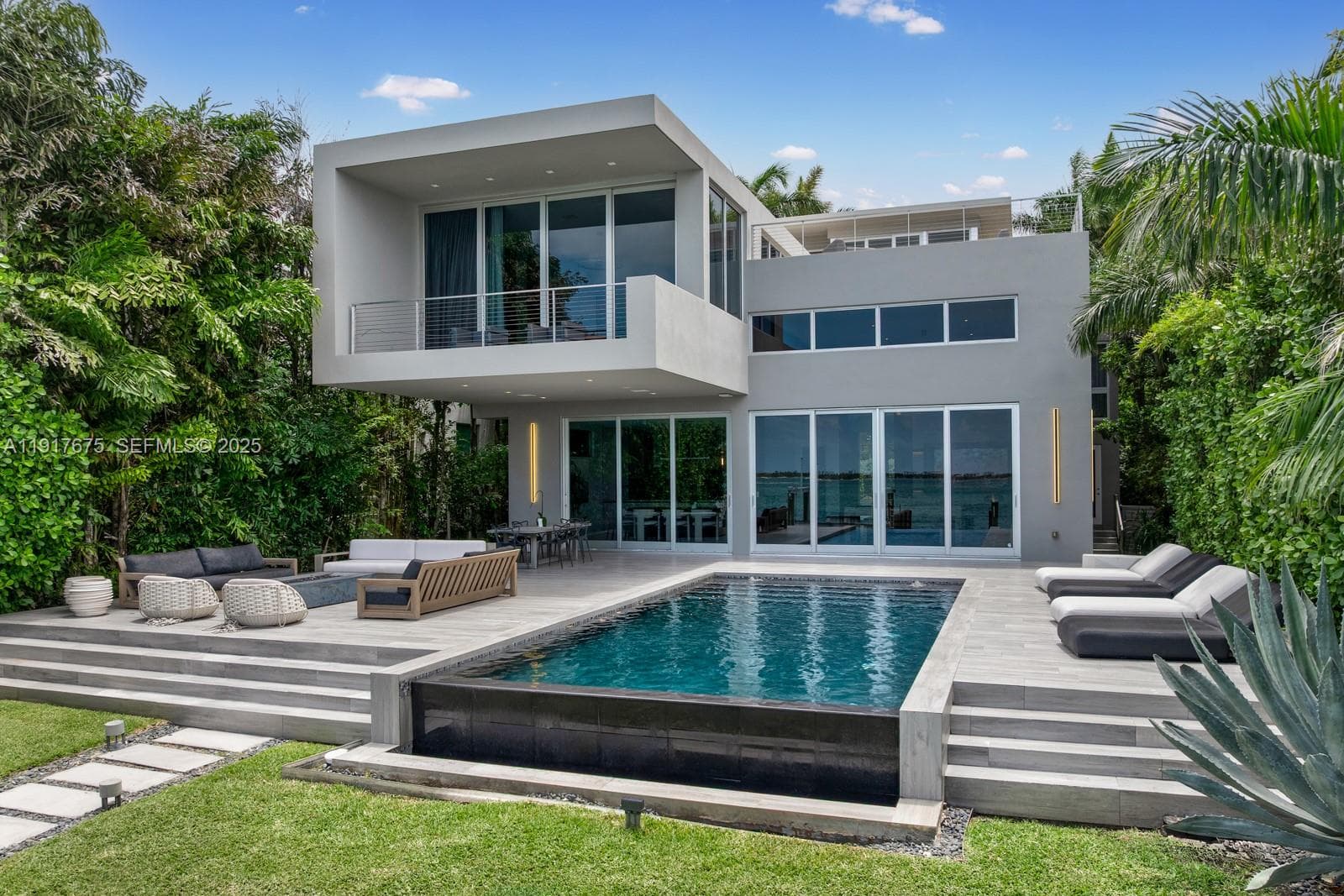 1379 Venetian Way photo 5