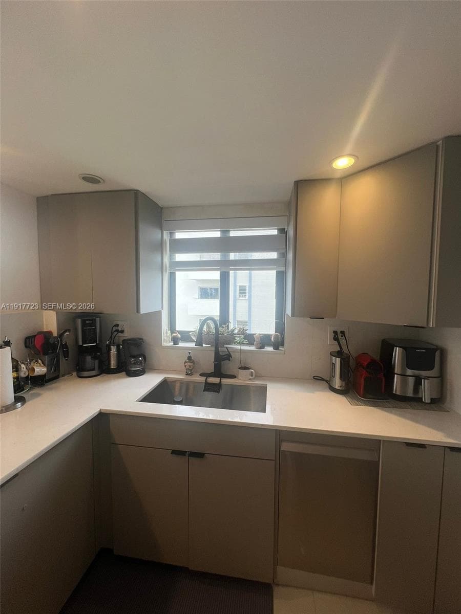 17878 N Bay Rd 507 photo 20