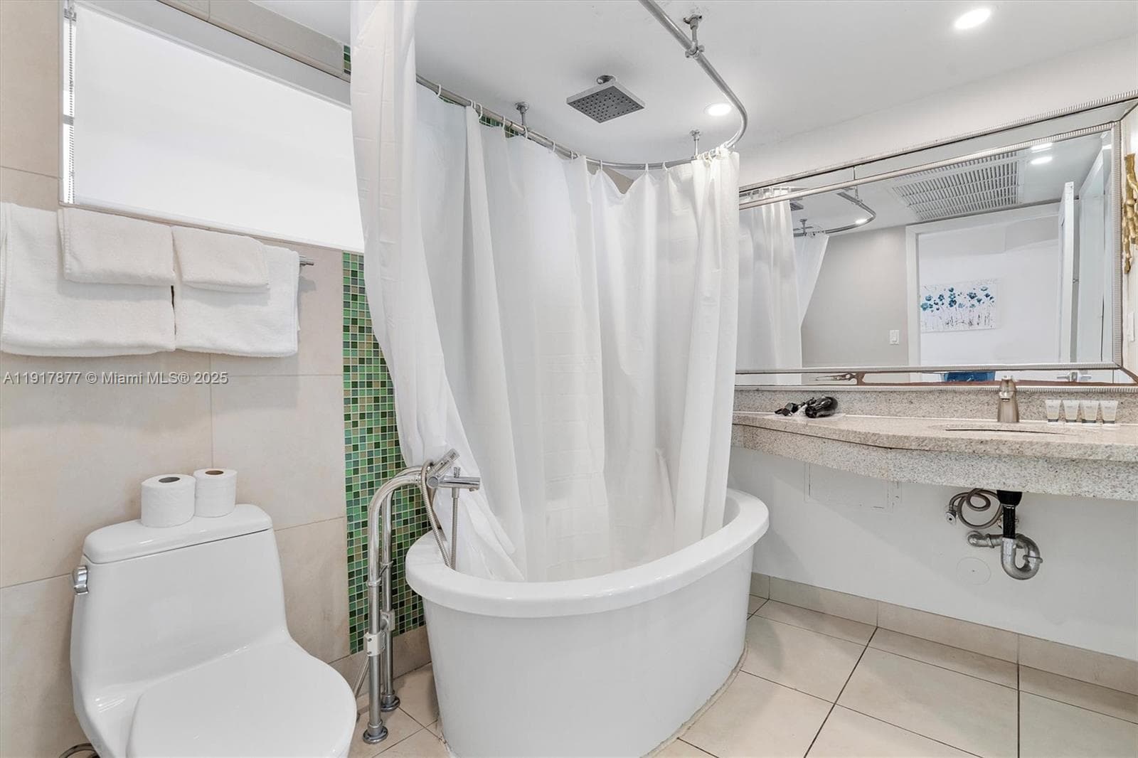 1024 Ocean Dr A502 photo 18