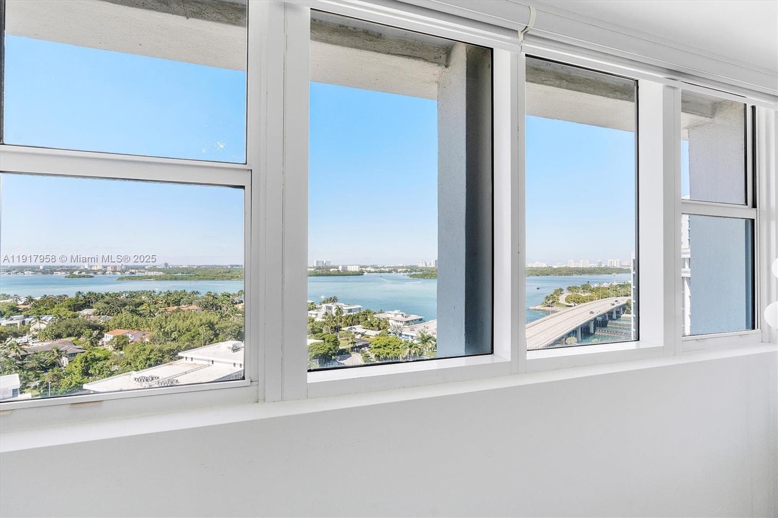 10275 Collins Ave 1523 photo 19