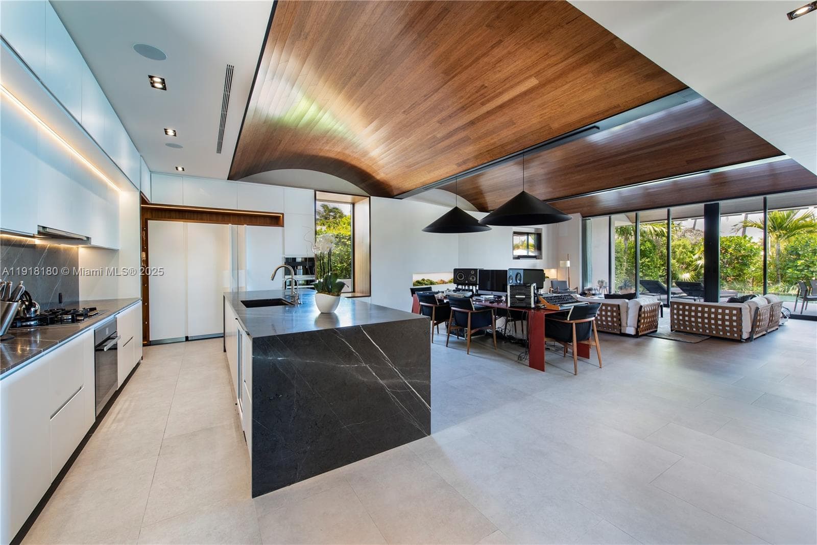 8055 Noremac Ave photo 6