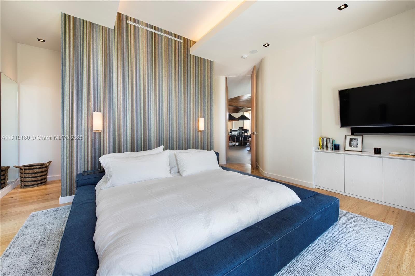 8055 Noremac Ave photo 25