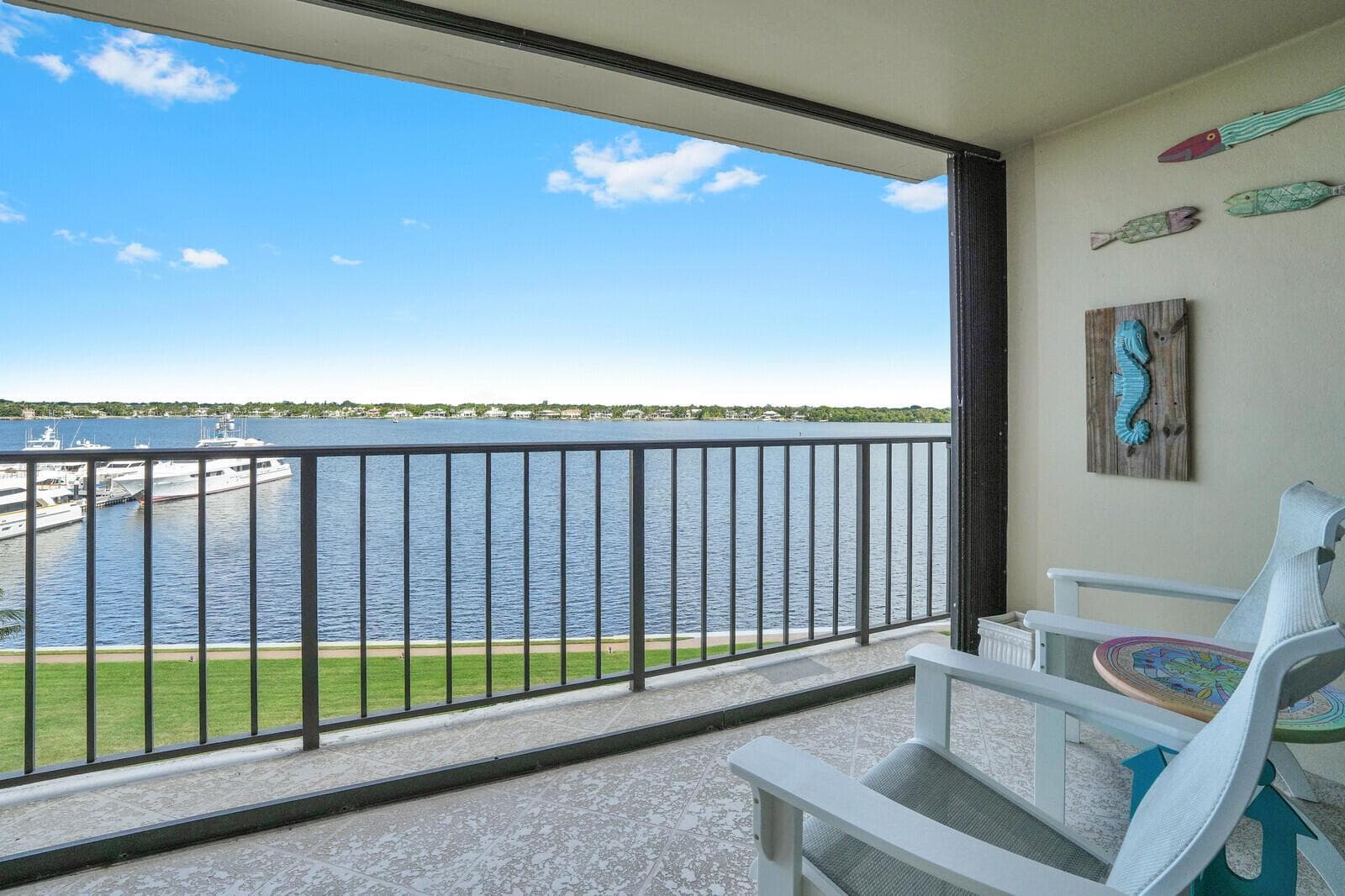132 Lakeshore Drive 617 photo 13