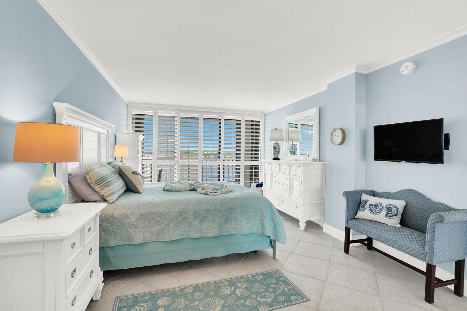 132 Lakeshore Drive 617 photo 20