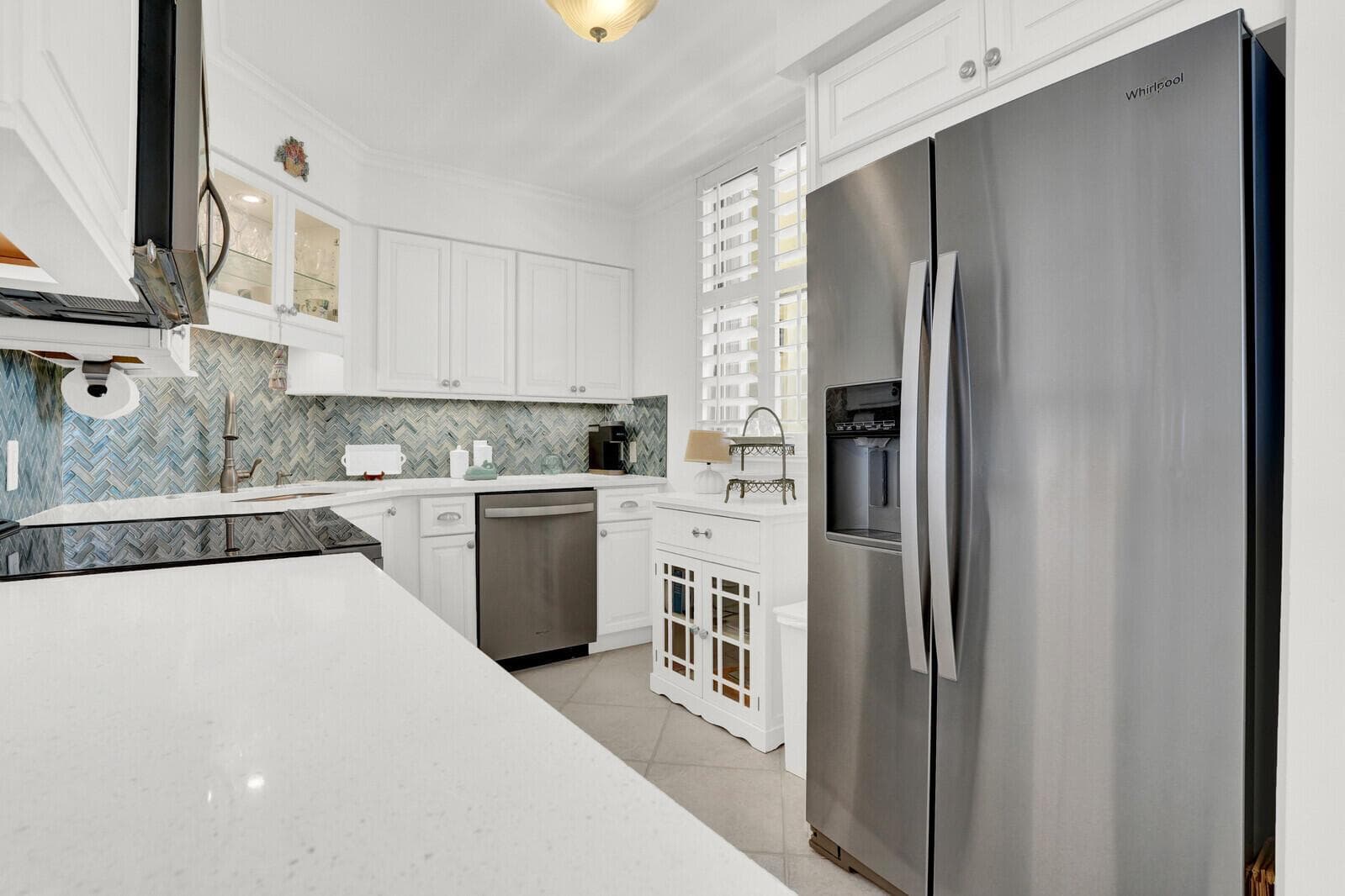 132 Lakeshore Drive 617 photo 10