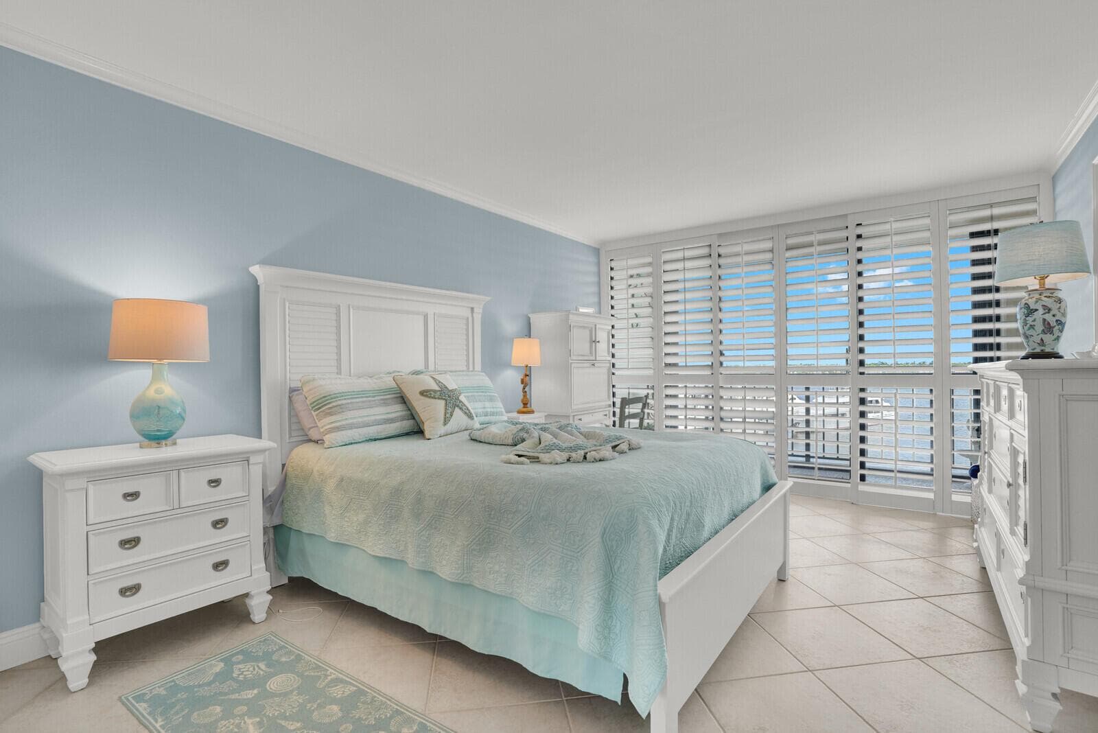 132 Lakeshore Drive 617 photo 19