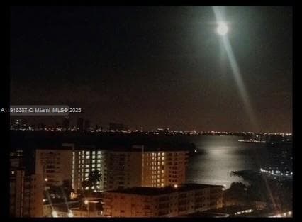 6917 Collins Ave PH20 photo 6