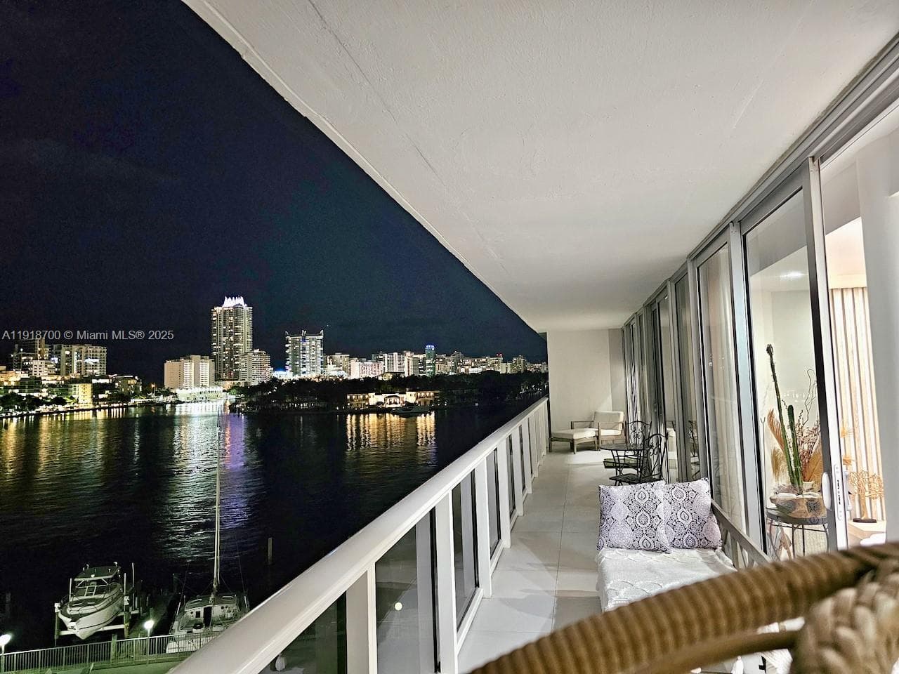 900 Bay Dr 524 photo 21