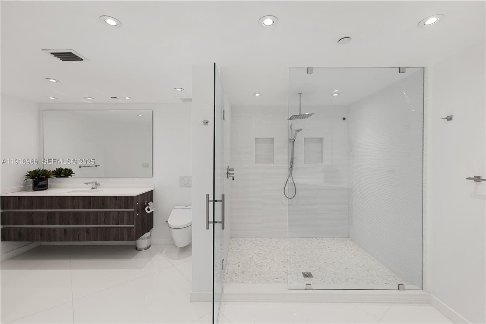 19955 38th Ct 2205 photo 15