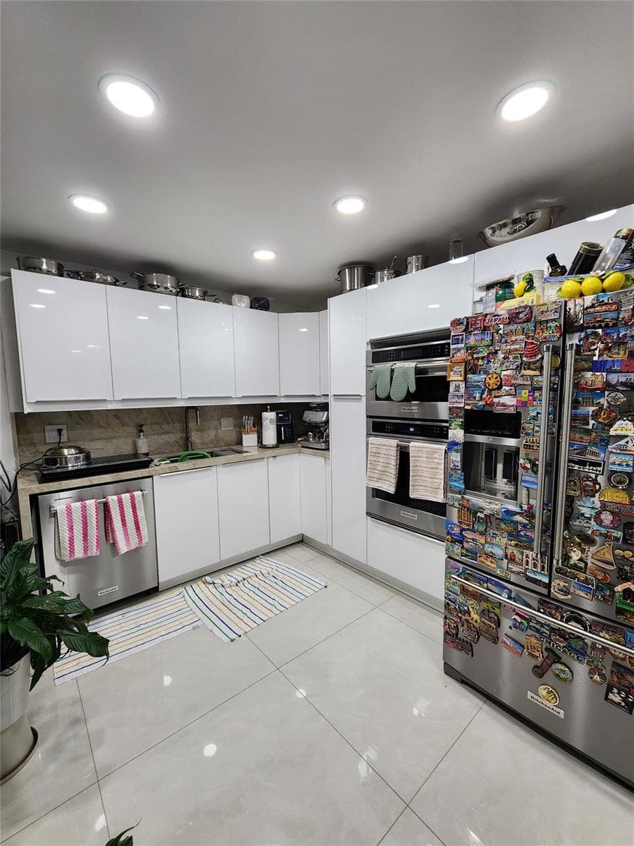 2500 Parkview Drive 403 photo 12