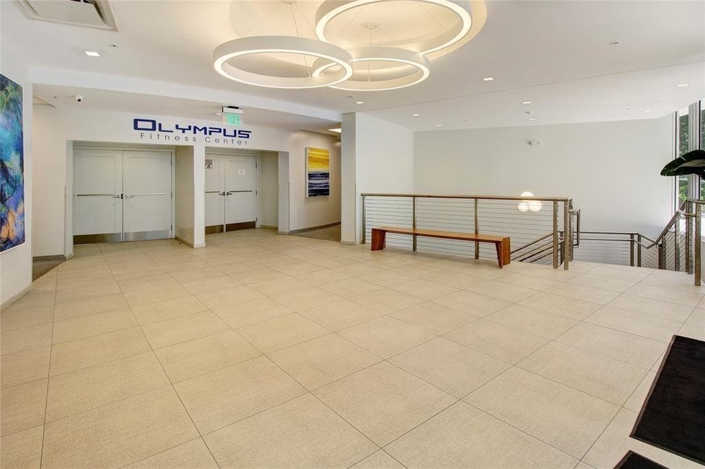 2500 Parkview Drive 403 photo 24