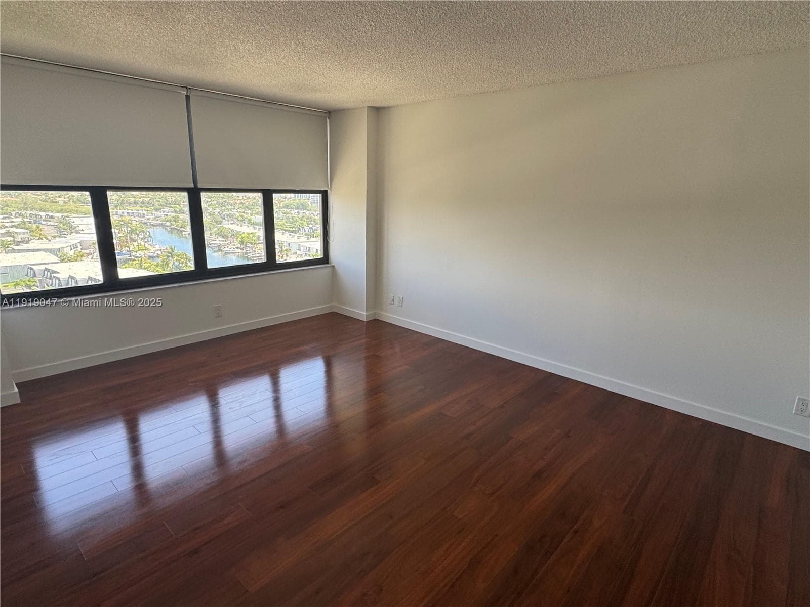 2500 Parkview Dr 1109 photo 13