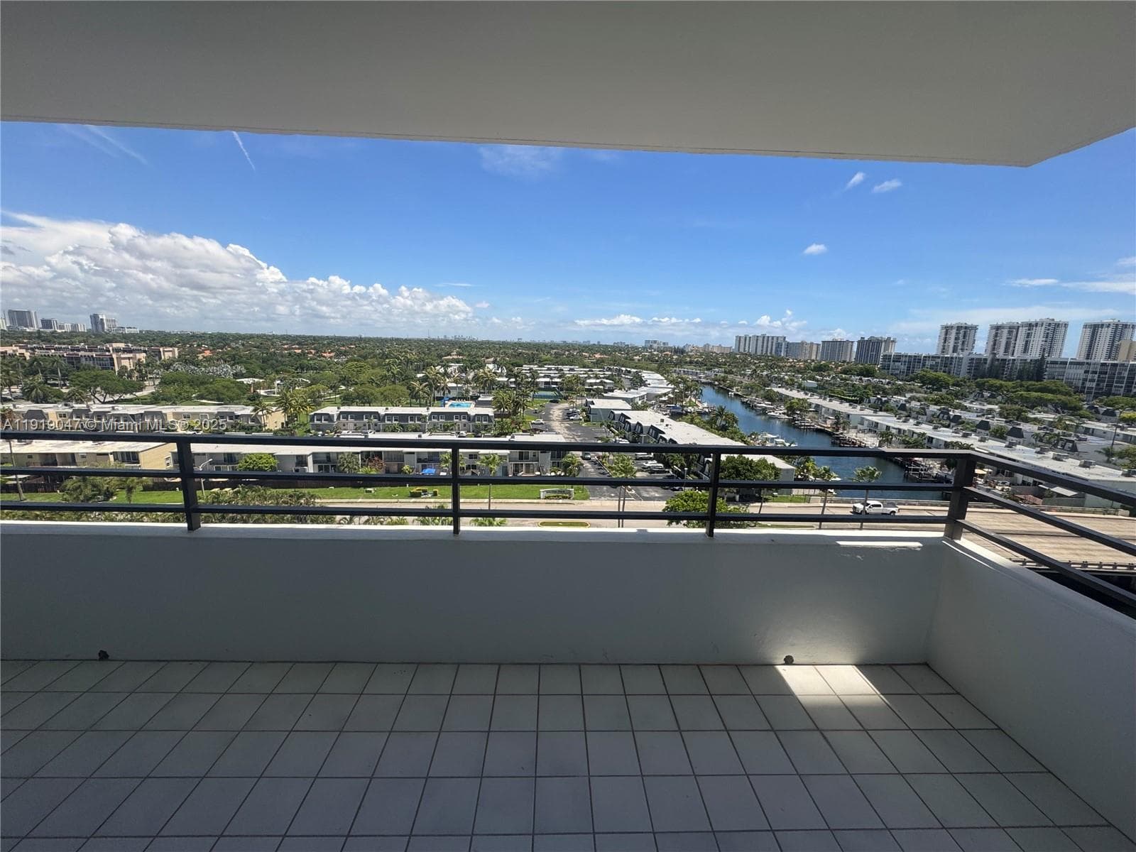 2500 Parkview Dr 1109 photo 17