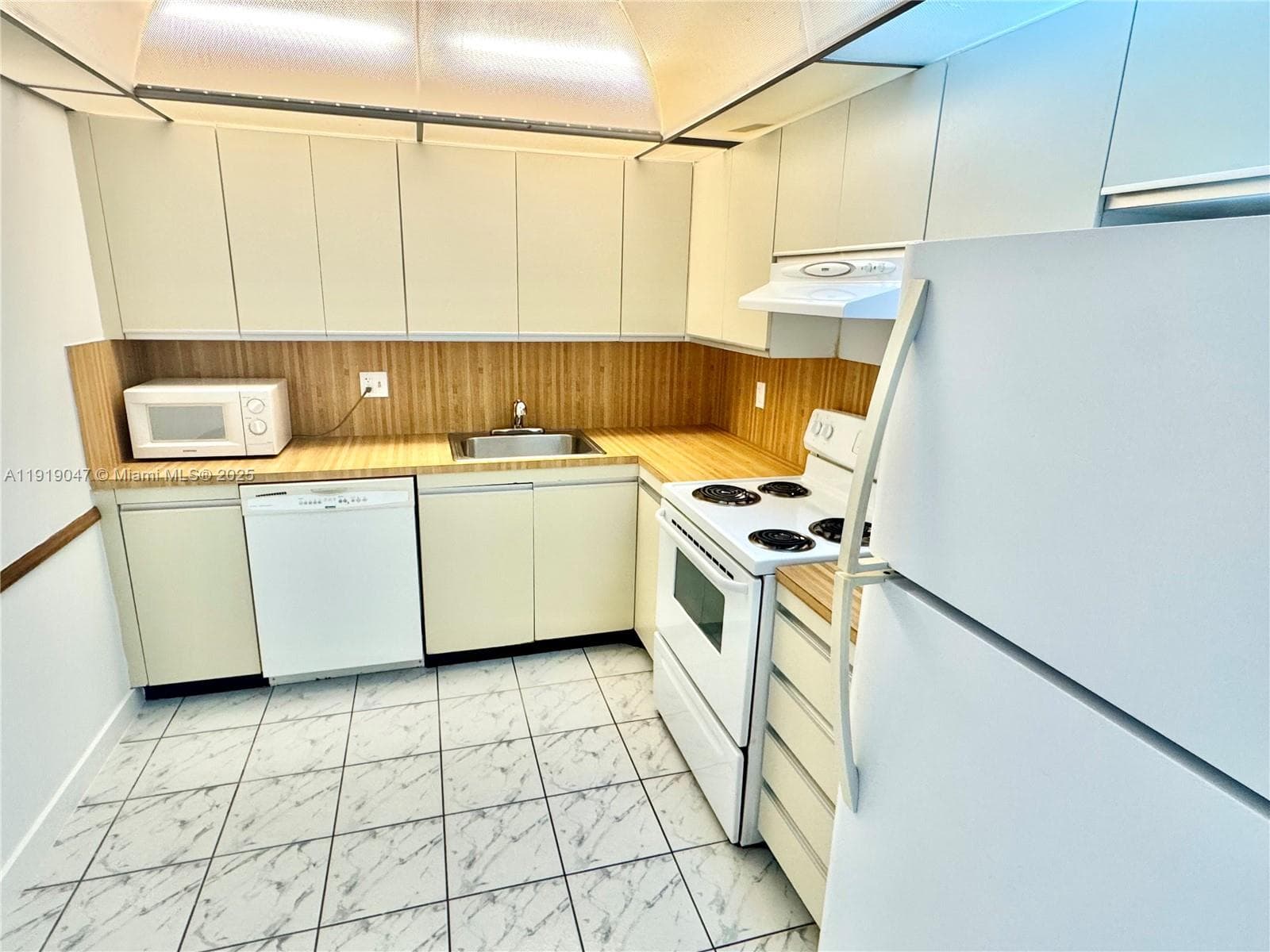 2500 Parkview Dr 1109 photo 7