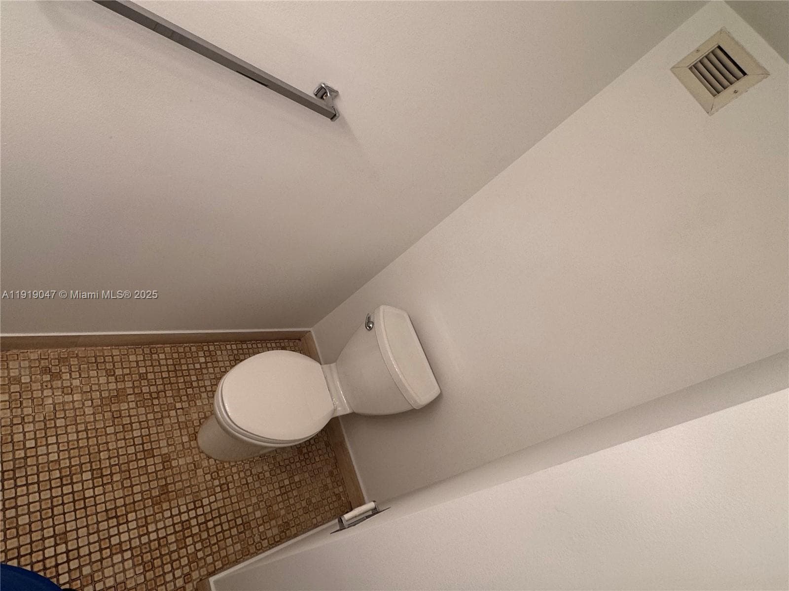 2500 Parkview Dr 1109 photo 15